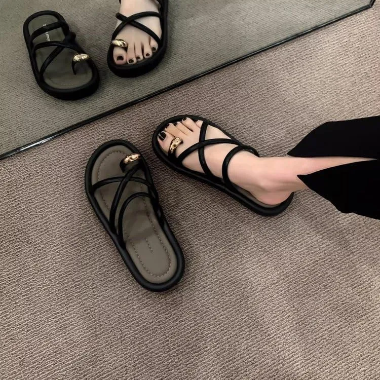 Popular Internet celebrities versatile beach wear 2025 summer new cool slippers light fashion Roman sandals slippers